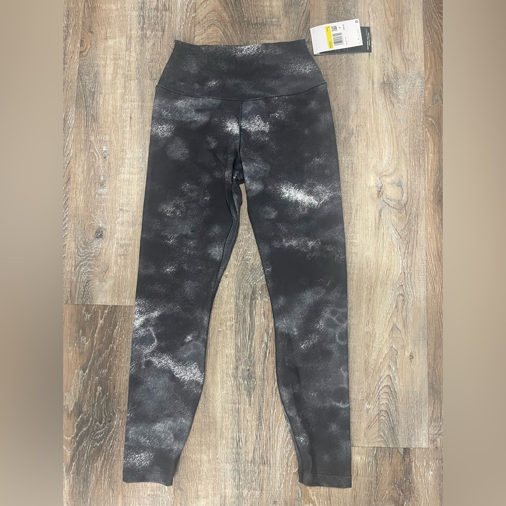 Nike Black and Gray Women’s Small 7/8 Leggings w/ Nike swoosh emblem left leg